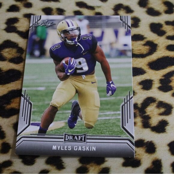 Myles Gaskin #57 Football Card - Picture 1 of 2